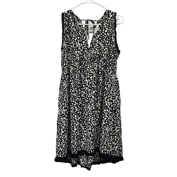 Umgee Dresses & Skirts - Umgee Sleeveless White Black Animal Print‎ Open Back Fringe Tank Dress Medium